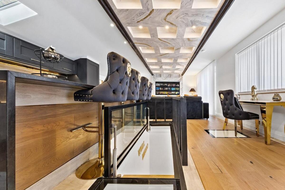 Billionaires 3 Bedroom Ultra Luxury Knightsbridge Hideaway By Harrods